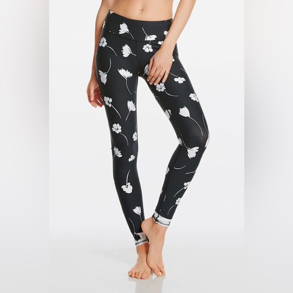 Fabletics Define PowerHold Mid-Rise Legging in Wildflower‎ Print